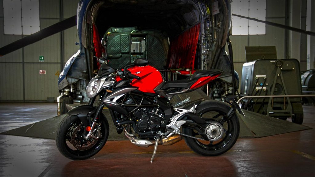 mv-agusta-brutale-800-prova-test-119