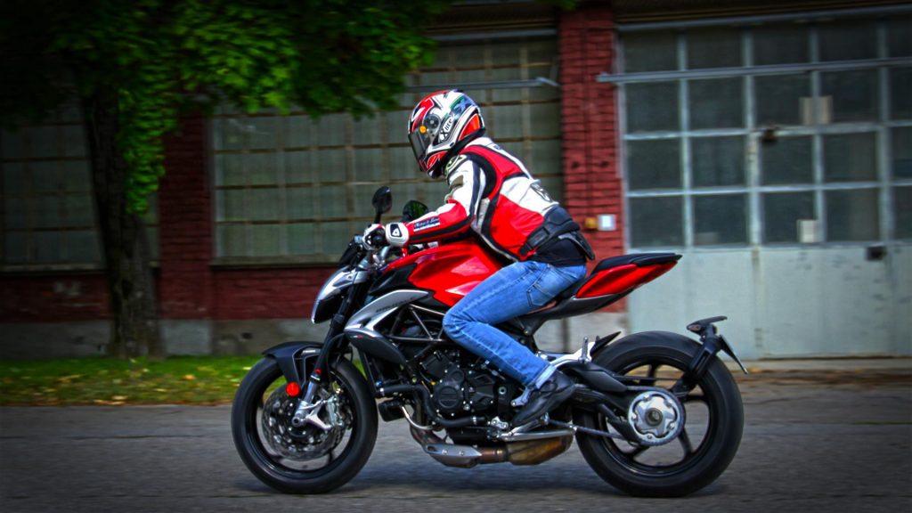 mv-agusta-brutale-800-prova-test-20
