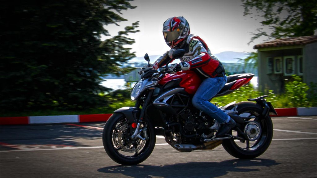 mv-agusta-brutale-800-prova-test-3