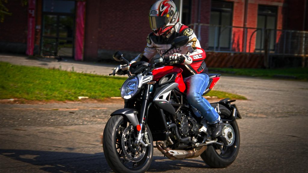 mv-agusta-brutale-800-prova-test-32