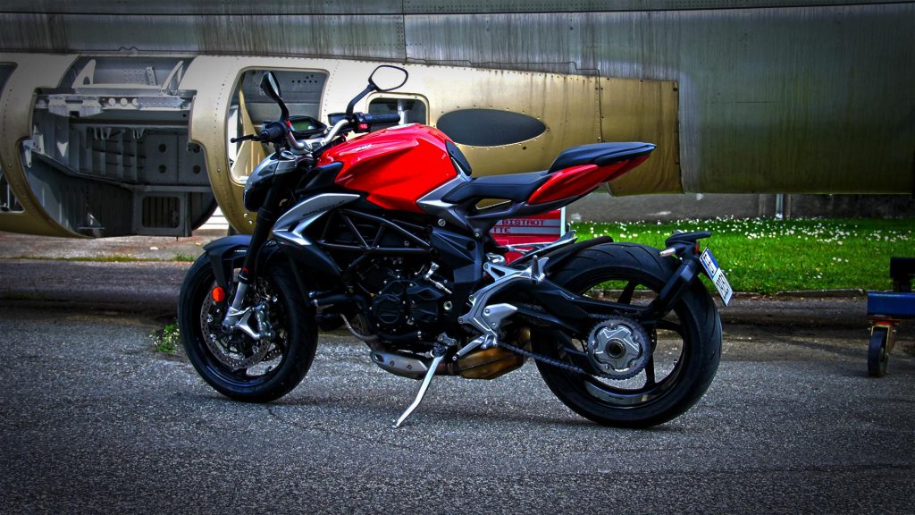 mv-agusta-brutale-800-prova-test-34