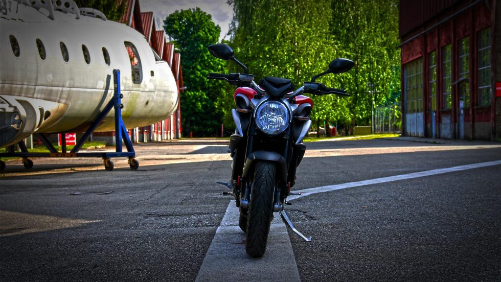 mv-agusta-brutale-800-prova-test-35