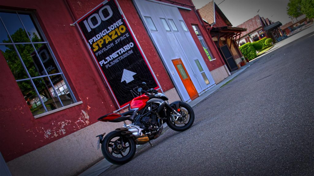 mv-agusta-brutale-800-prova-test-37