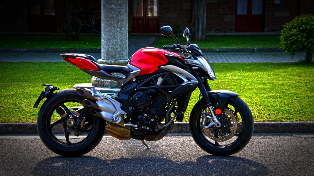 mv-agusta-brutale-800-prova-test-39