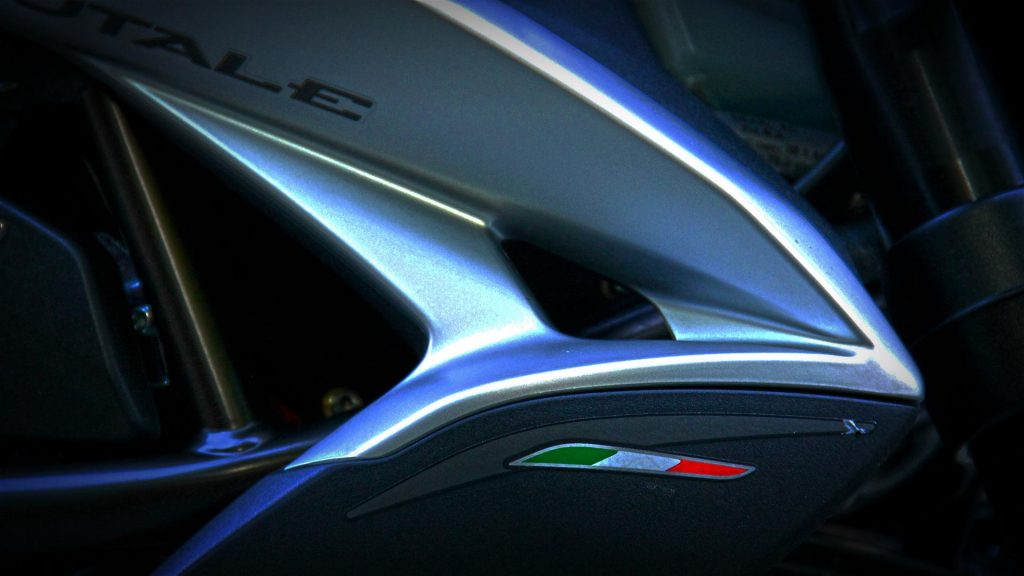 mv-agusta-brutale-800-prova-test-47