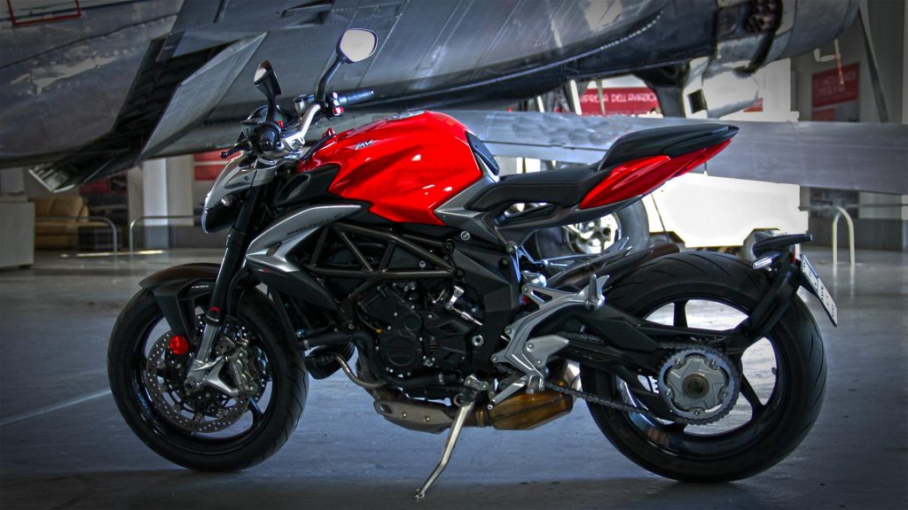 mv-agusta-brutale-800-prova-test-64