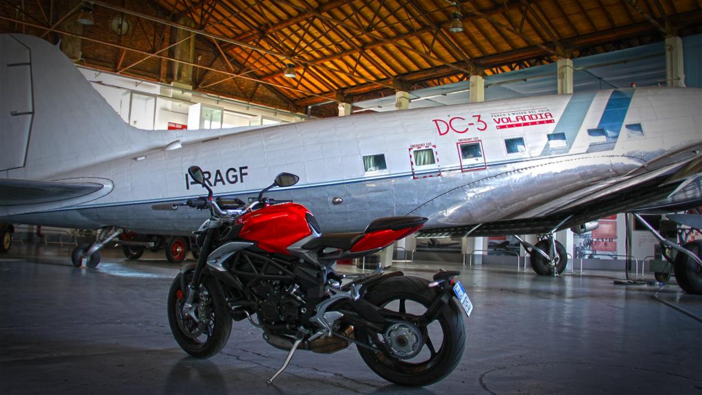mv-agusta-brutale-800-prova-test-65