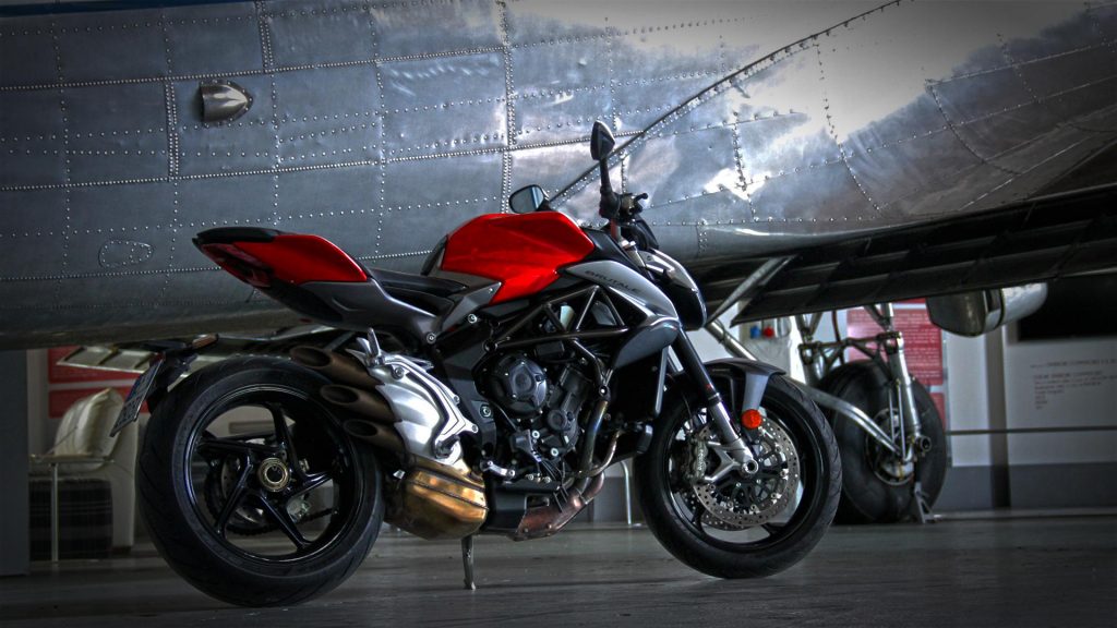 mv-agusta-brutale-800-prova-test-69