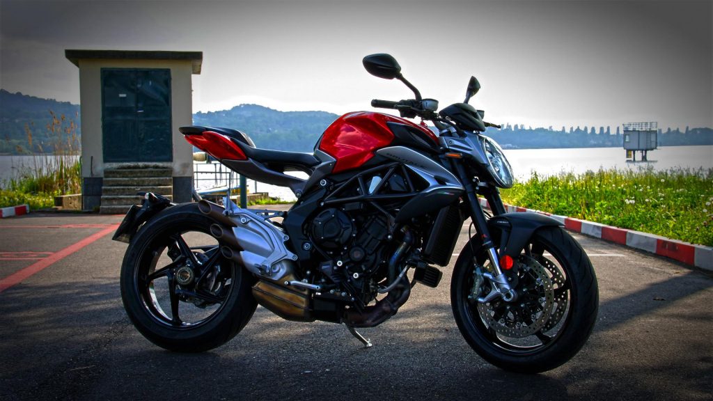 mv-agusta-brutale-800-prova-test-7