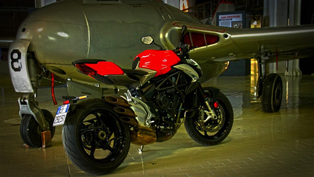 mv-agusta-brutale-800-prova-test-76