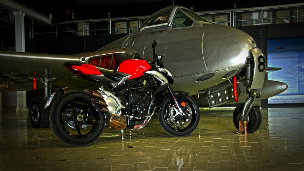 mv-agusta-brutale-800-prova-test-77