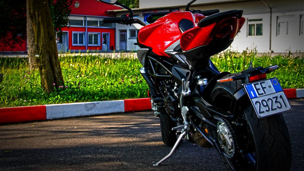 mv-agusta-brutale-800-prova-test-9