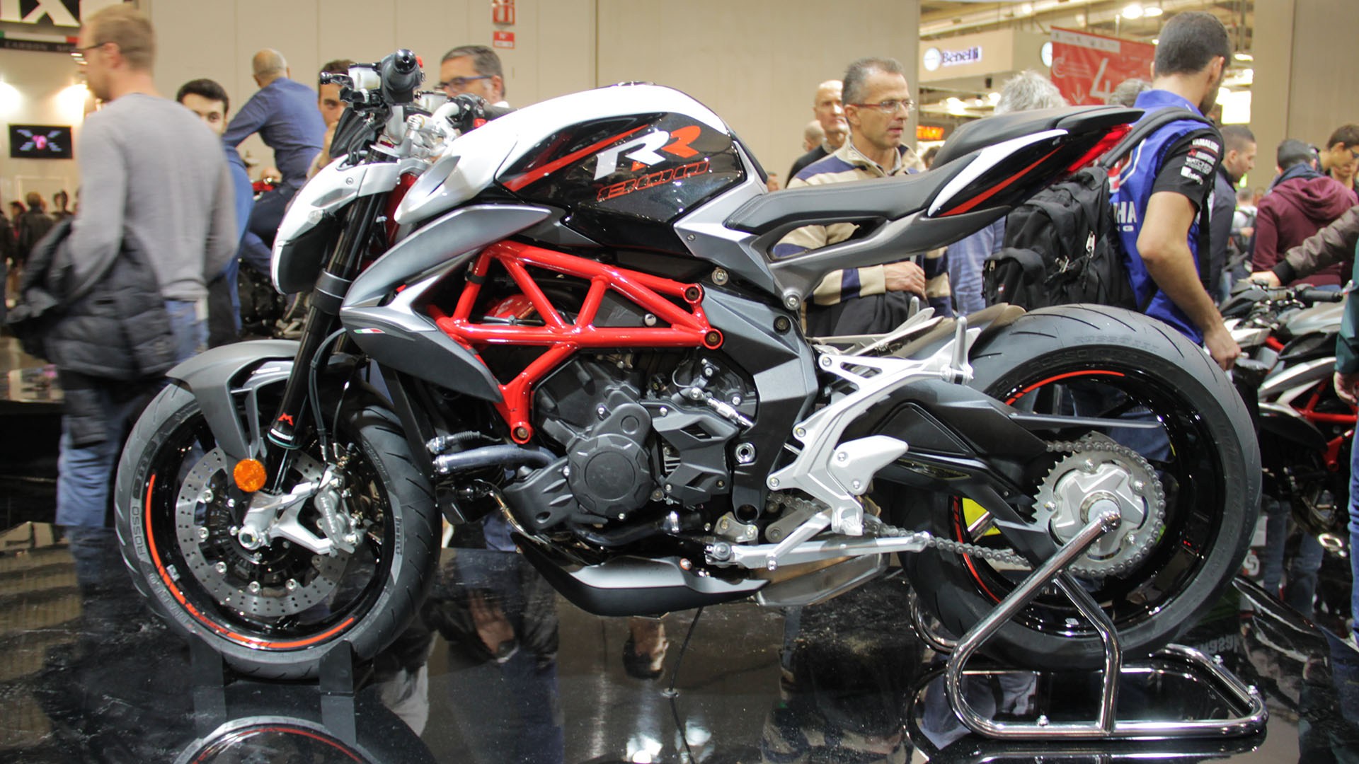 mv-agusta-eicma-2016