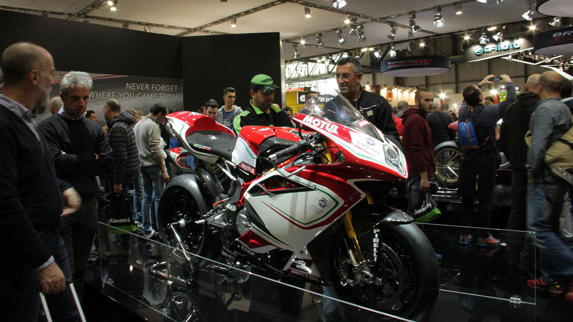 mv-agusta-eicma-2016