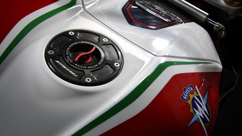 mv-agusta-f4-rc-my-2017