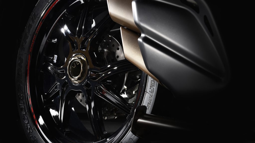 mv-agusta-turismo-veloce-lusso-rc
