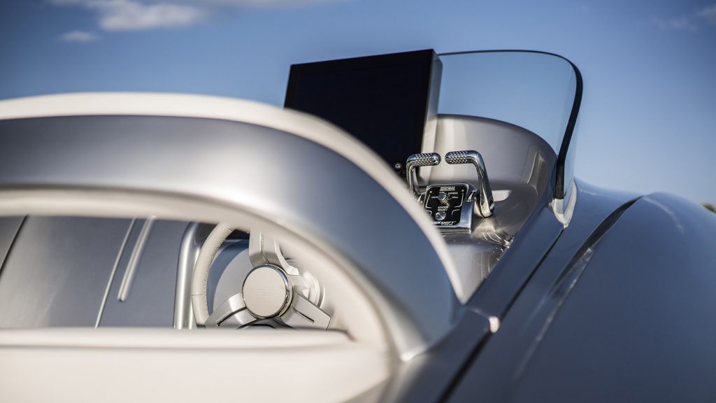 silver-arrows-marine-arrow460-granturismo-mercedes-benz