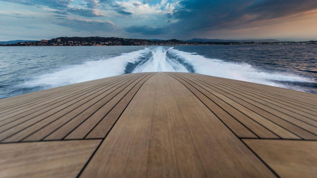 aston-martin-am37-by-quintessence-yachts