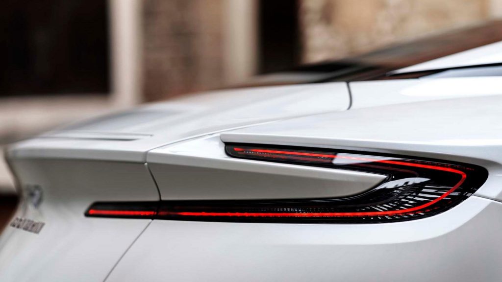 aston-martin-db11-v8-biturbo