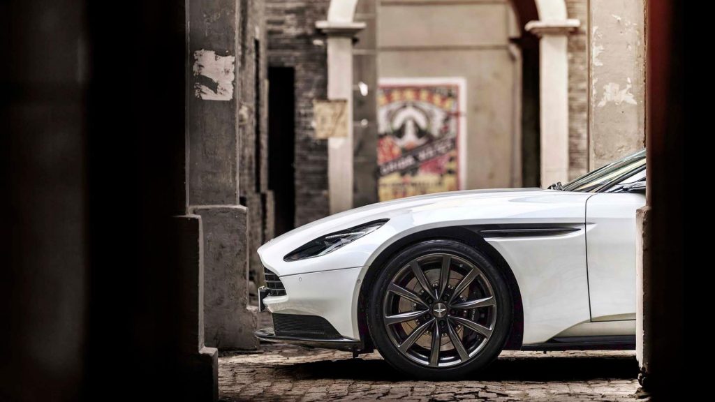 aston-martin-db11-v8-biturbo