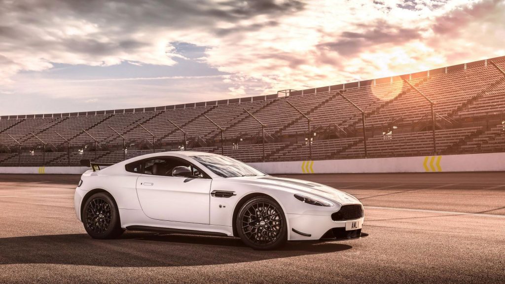 aston-martin-vantage-amr
