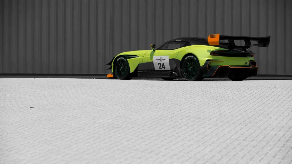 aston-martin-vulcan-amr-pro