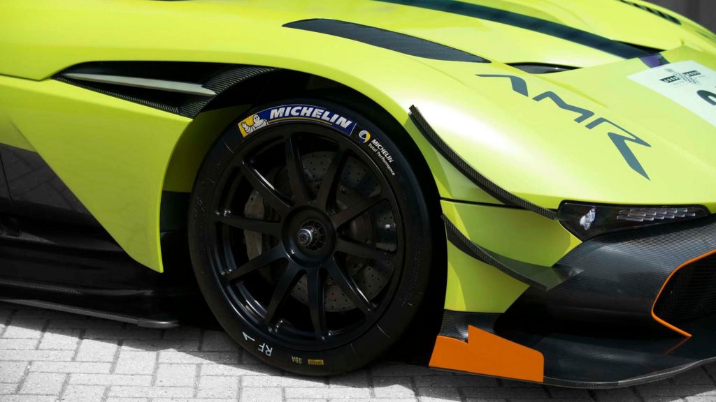 aston-martin-vulcan-amr-pro