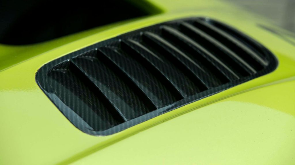 aston-martin-vulcan-amr-pro