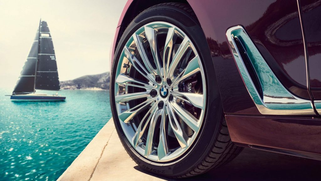 bmw-m760li-nautors-swan