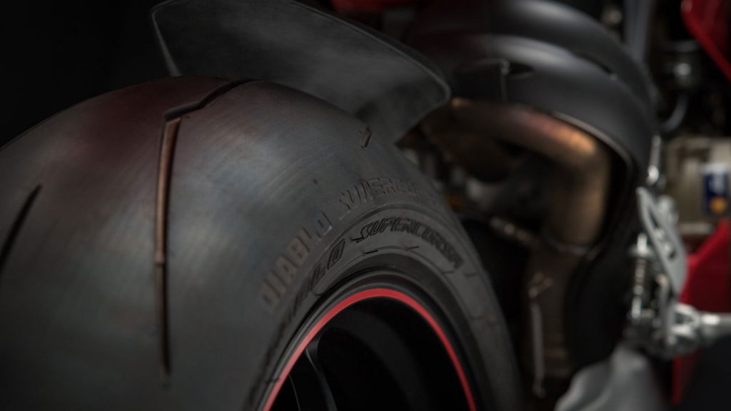 ducati-panigale-v4