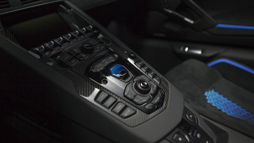 lamborghini-aventador-s-roadster-50th-anniversary-japan