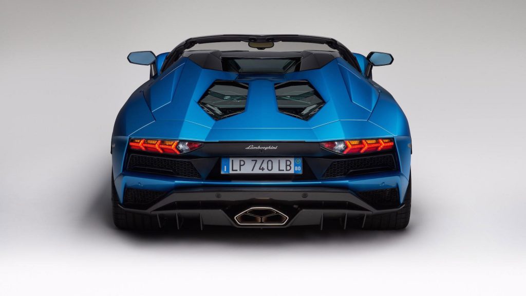 lamborghini-aventador-s-roadster