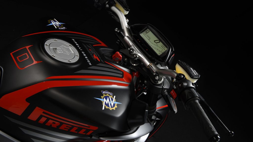 mv-agusta-brutale-800-rr-pirelli