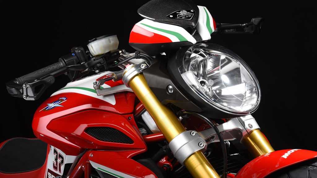 mv-agusta-dragster-800-rc-my-2018