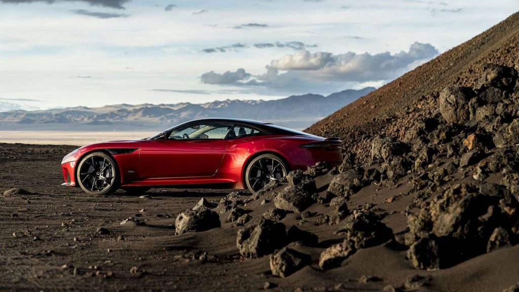 aston-martin-dbs-superleggera