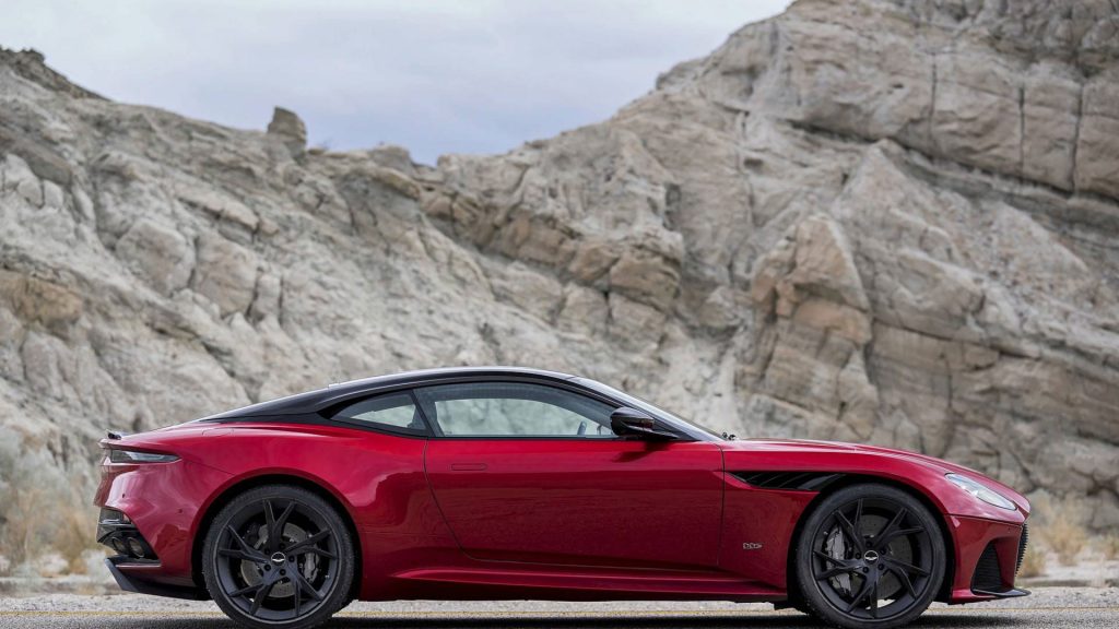 aston-martin-dbs-superleggera