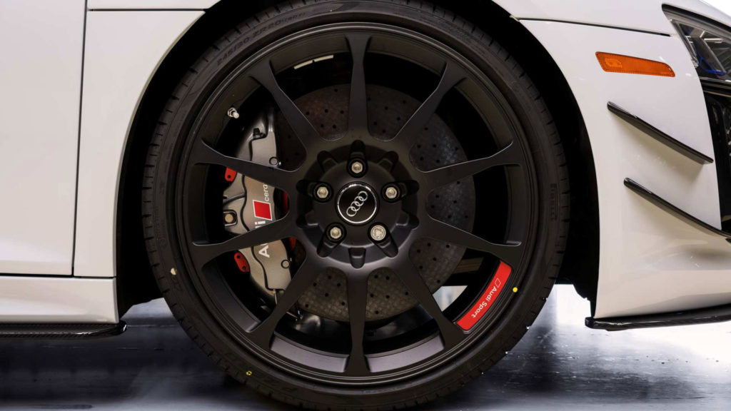 audi-r8-v10-plus-competition-package