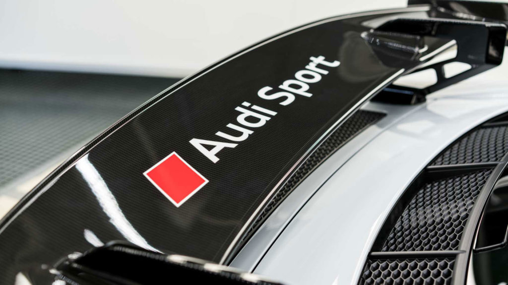 audi-r8-v10-plus-competition-package