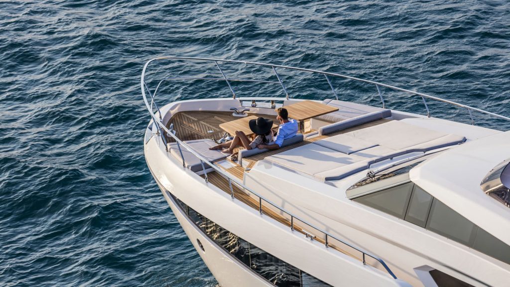 ferretti-group-montenapoleone-yacht-club-2018