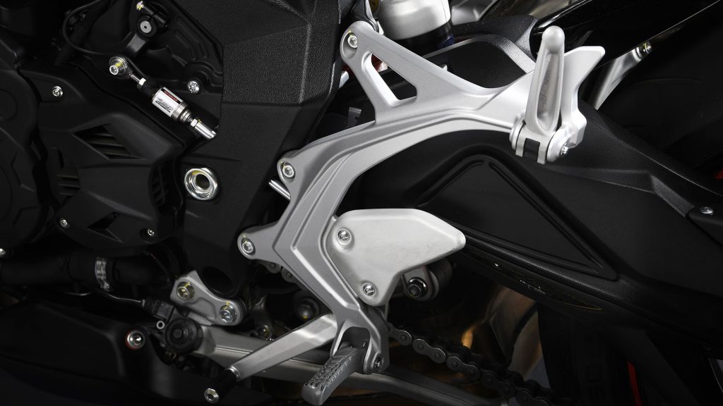 mv-agusta-brutale-800-rr-america
