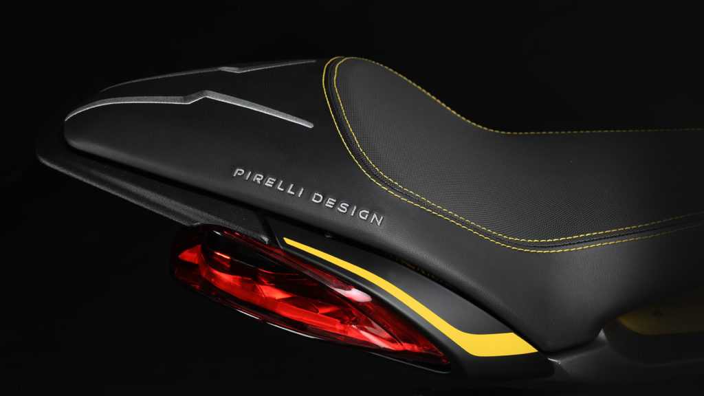 mv-agusta-dragster-800-rr-pirelli
