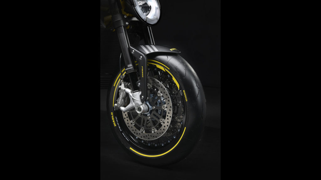 mv-agusta-dragster-800-rr-pirelli