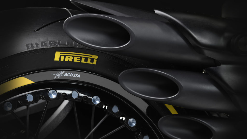 mv-agusta-dragster-800-rr-pirelli