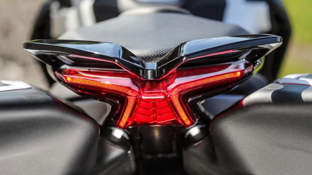 mv-agusta-turismo-veloce-lusso-scs