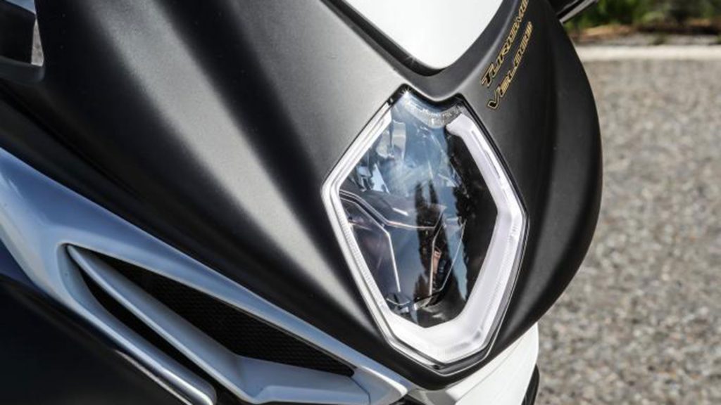 mv-agusta-turismo-veloce-lusso-scs
