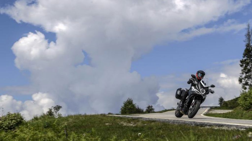 mv-agusta-turismo-veloce-lusso-scs