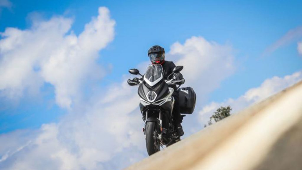 mv-agusta-turismo-veloce-lusso-scs