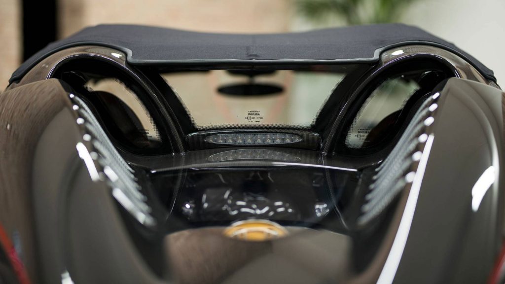pagani-huayra-roadster-pagani-fabric-dainese