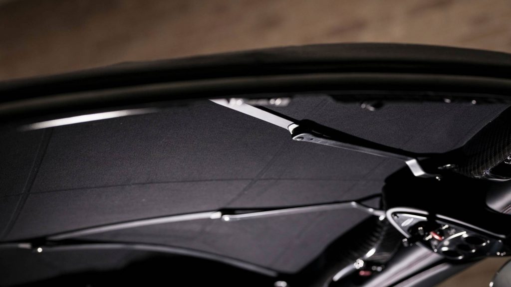 pagani-huayra-roadster-pagani-fabric-dainese