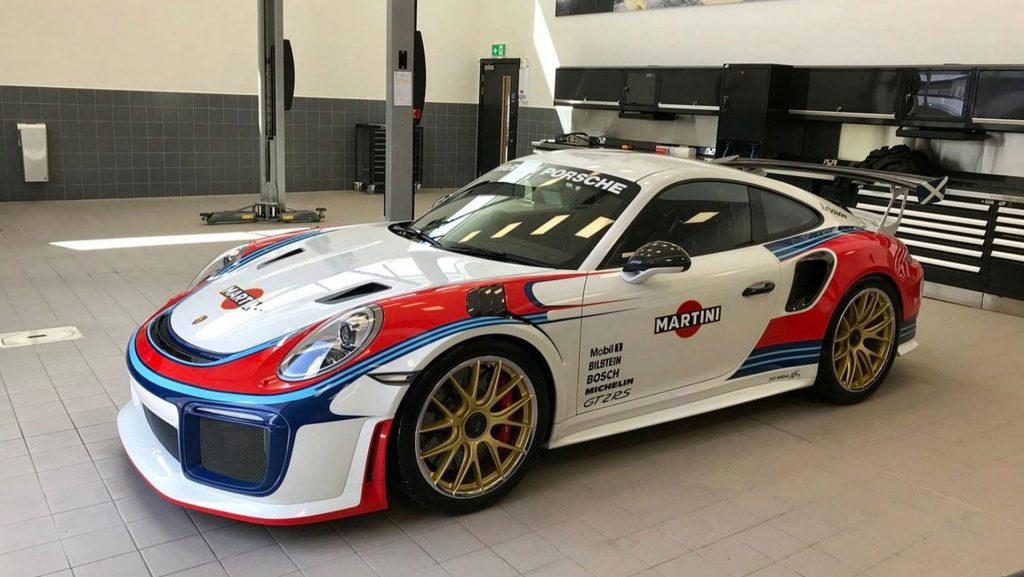 porsche-911-gt2-rs-martini-935-78-moby-dick
